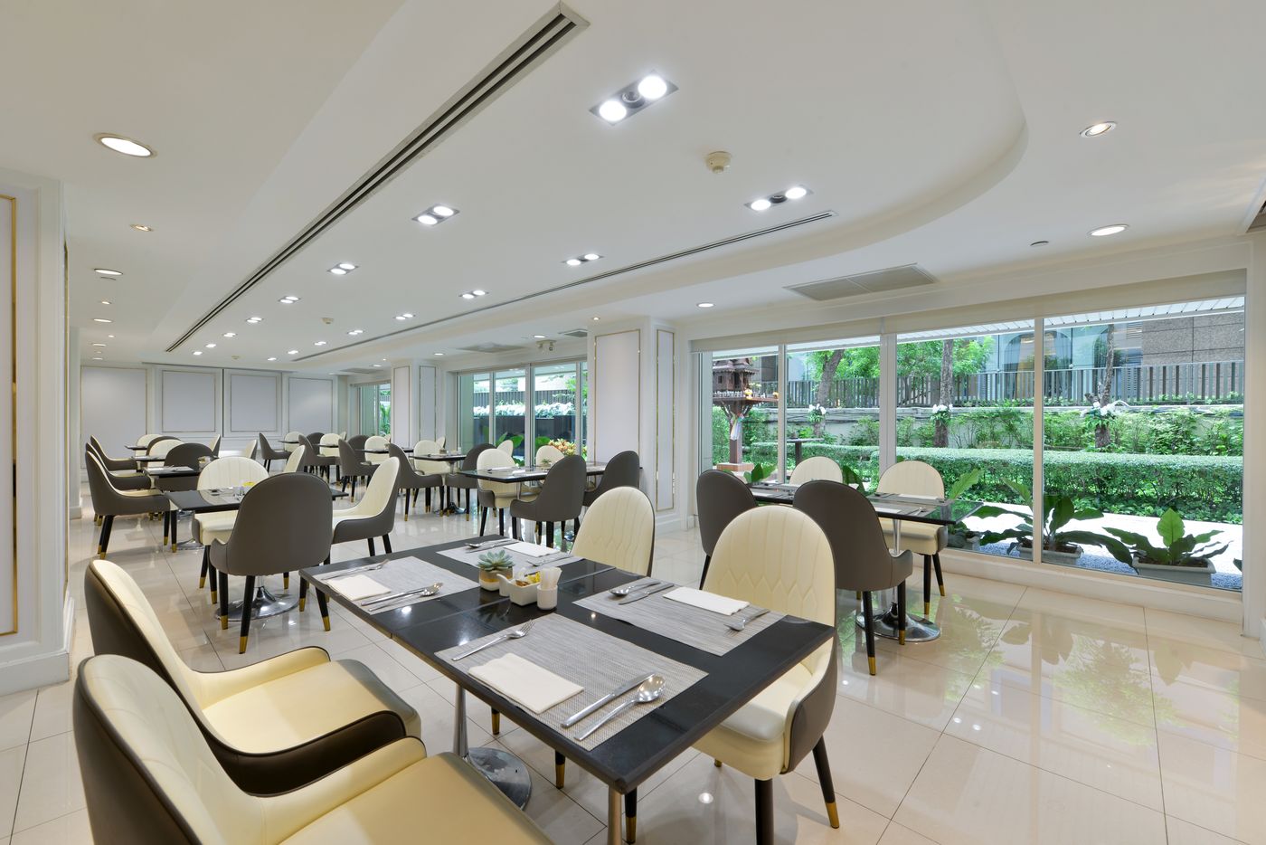 Centre-Point-Sukhumvit-Thong-Lo-Restaurant-14