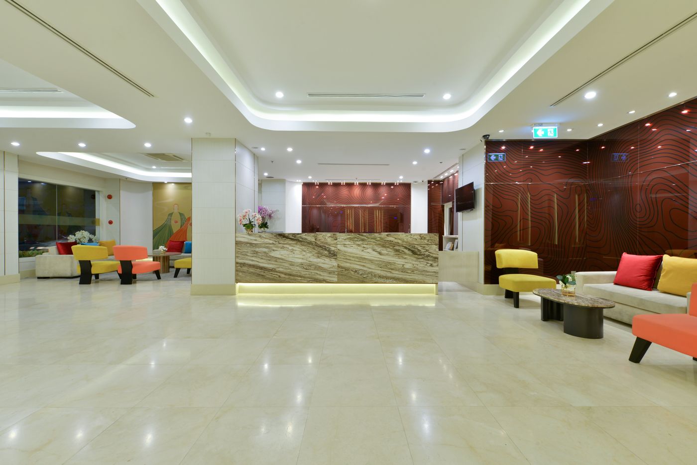 Centre-Point-Plus-Hotel-Pratunam-Lobby-13