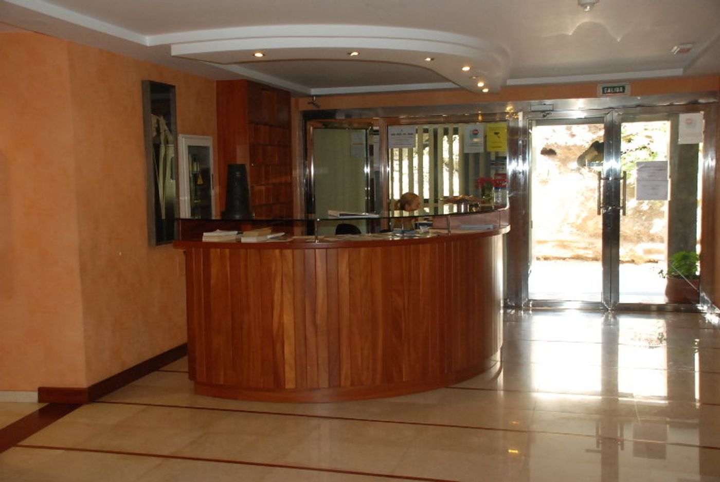 Galeon-Hotel-Lobby-22