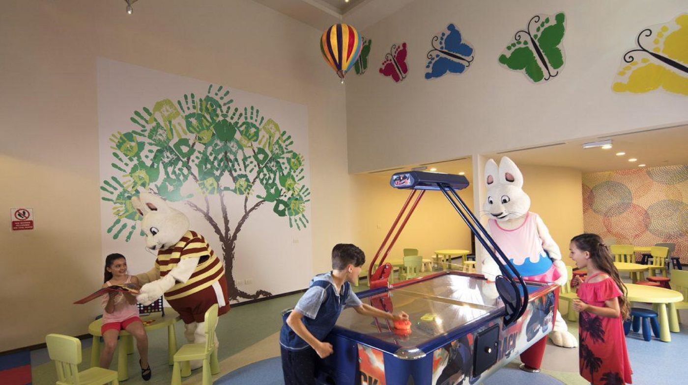 Royalton-Negril-Resort---Spa-All-Inclusive-Sports-and-Entertainment-77