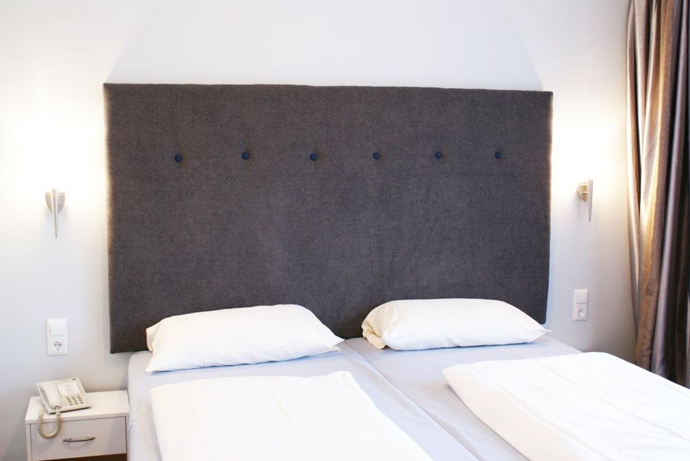 Bahn Hotel Dusseldorf - Germany - DUSSELDORF - General view - 3