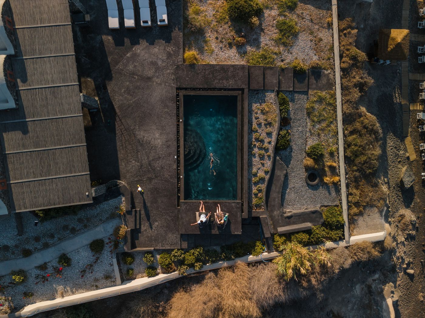 Colombos-Beachfront-Room-4