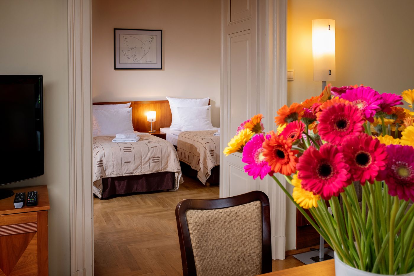 Red-Brick-Apartments-Room-5