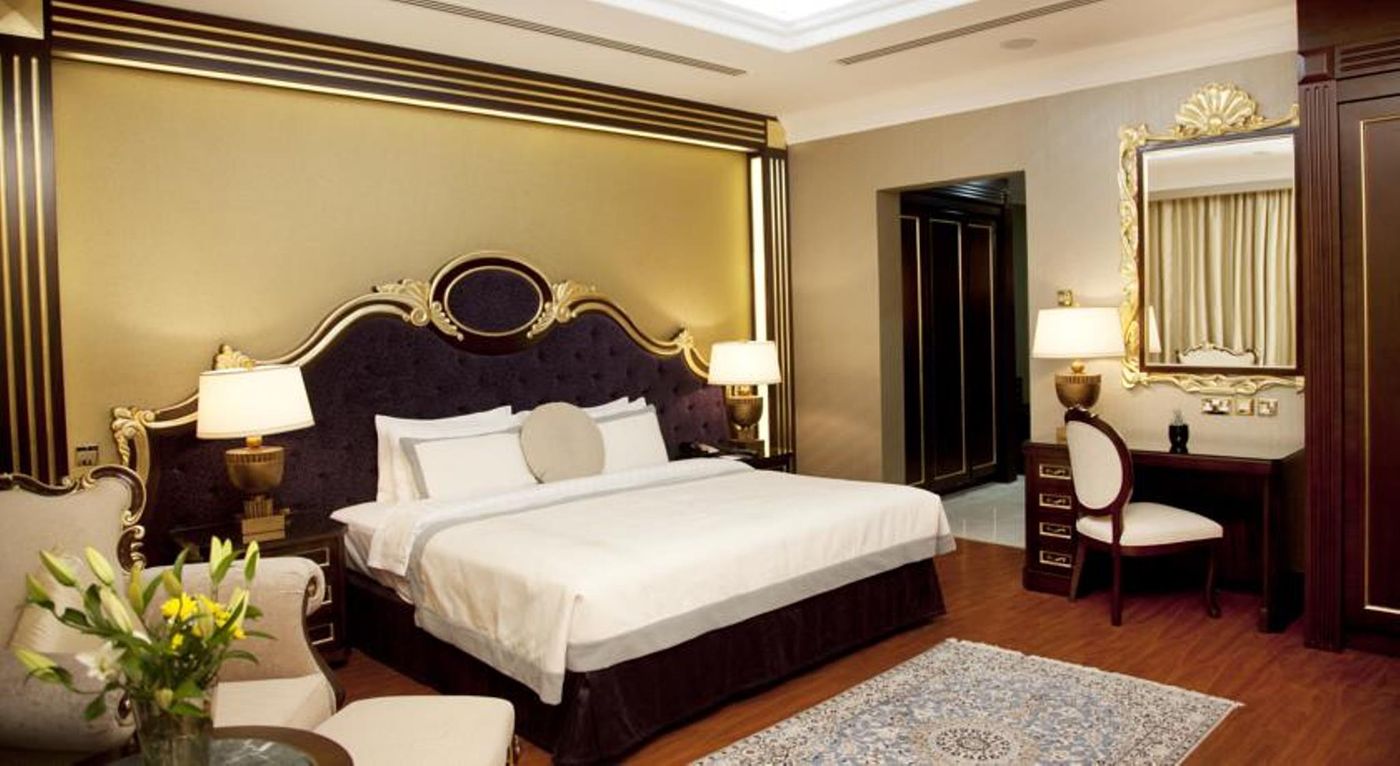Grand-Excelsior-Al-Barsha-Room-3