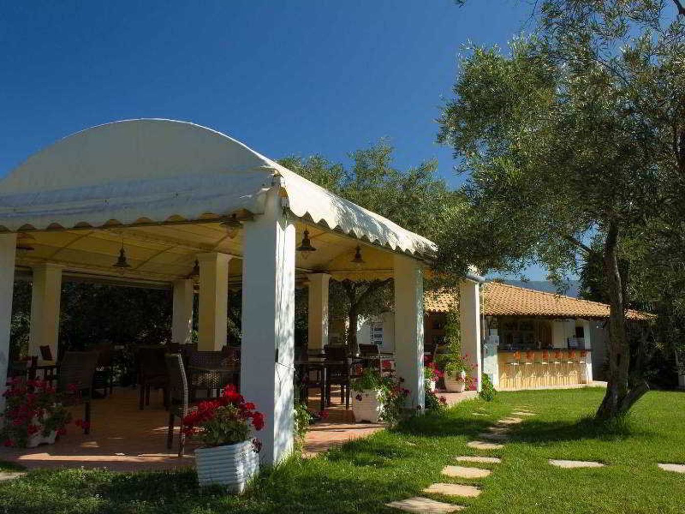 Saint-Nicholas-Restaurant-14