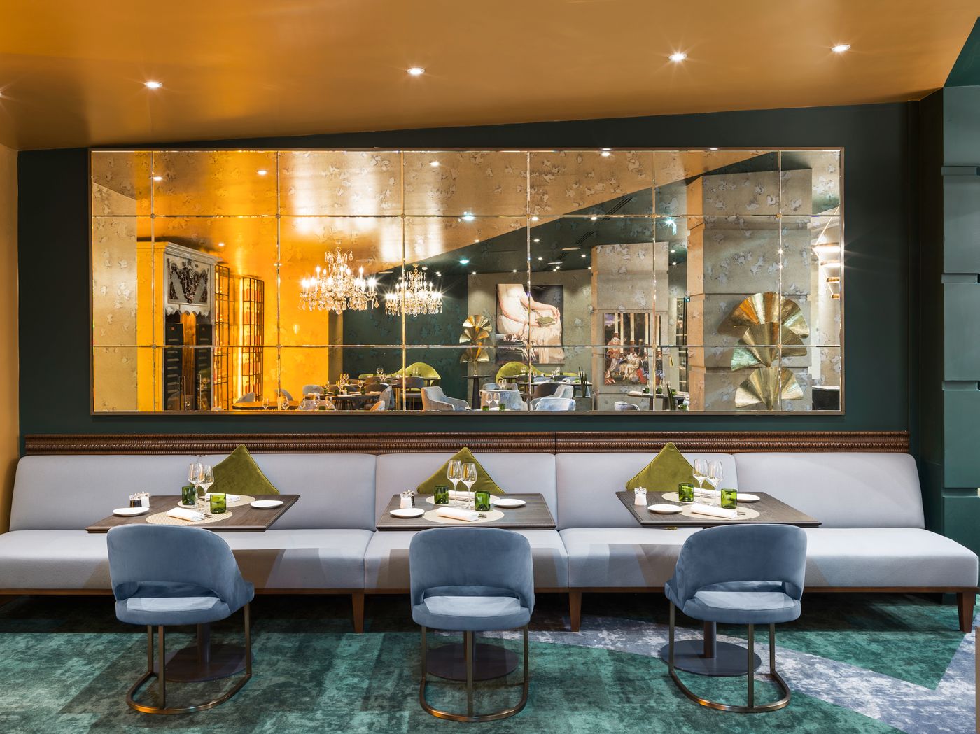 Le-Louis-Versailles-Chateau-Restaurant-16