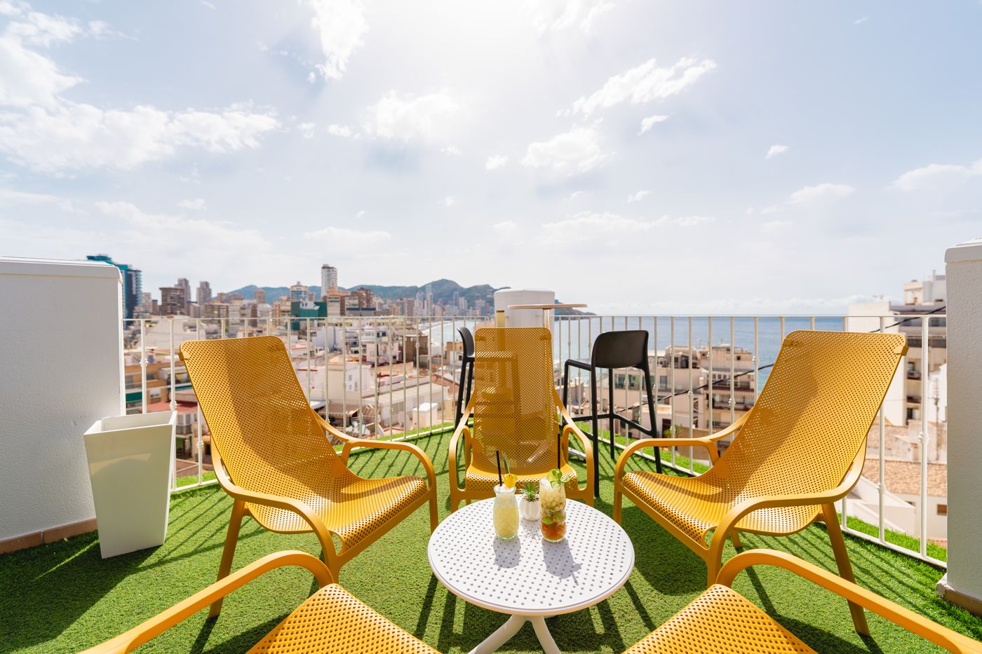 Queens-Hotel---Adult-Only-Bar-22