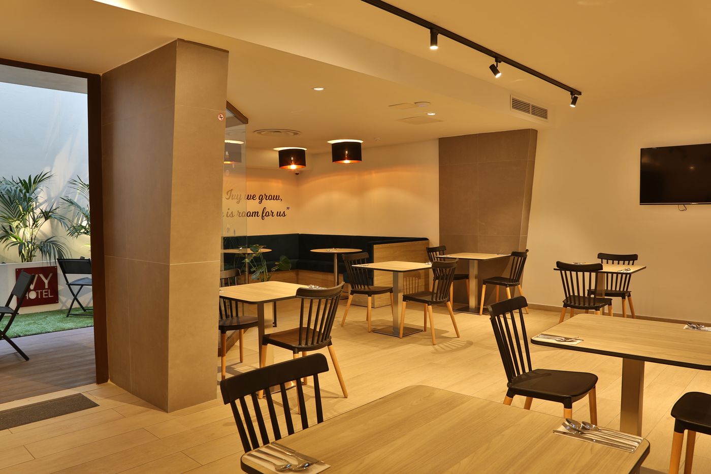 Ivy-Hotel-Restaurant-21