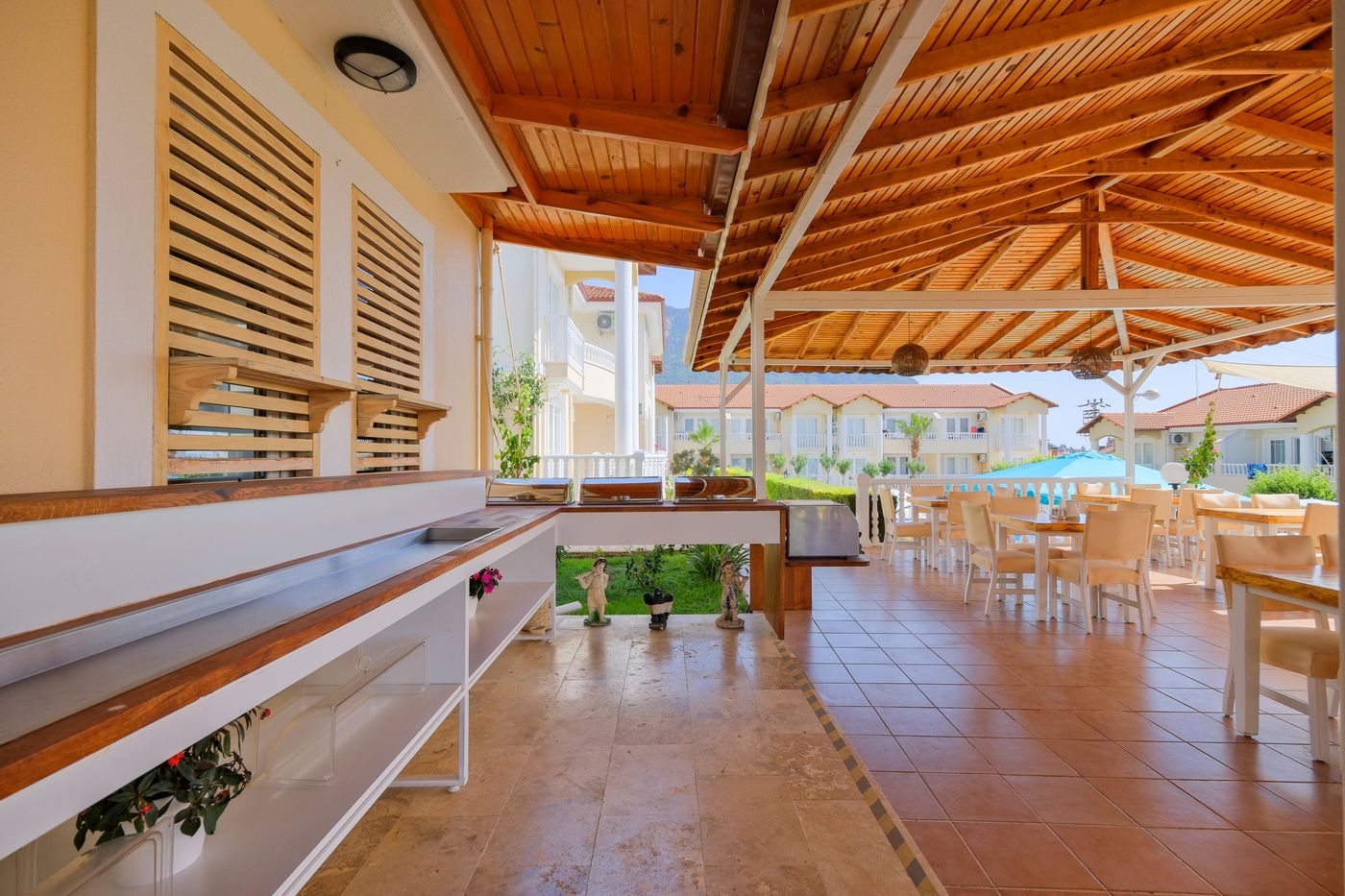 Larimar Suites