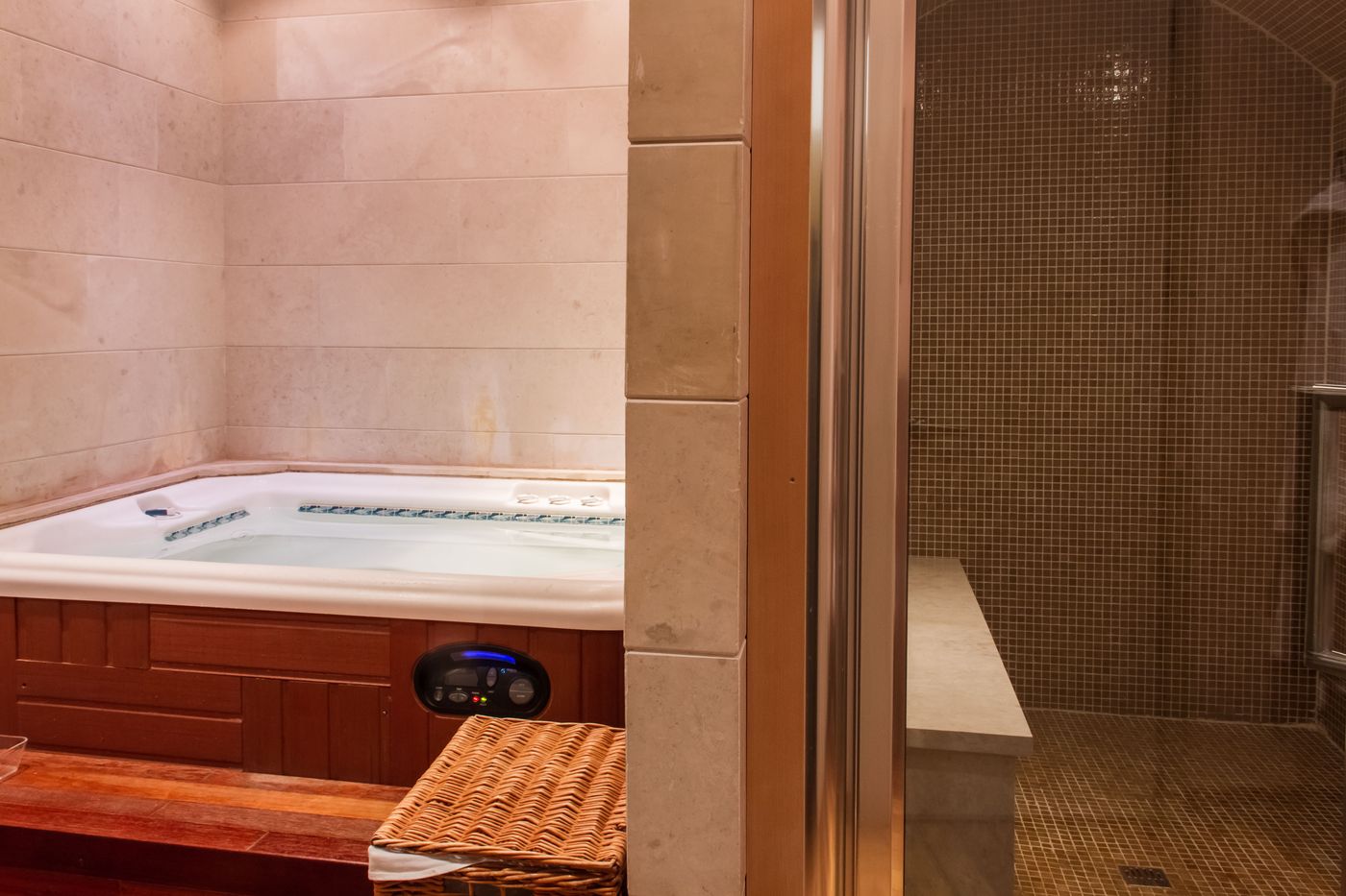 GDM-Megaron-Luxury-Hotel-Sports-and-Entertainment-55