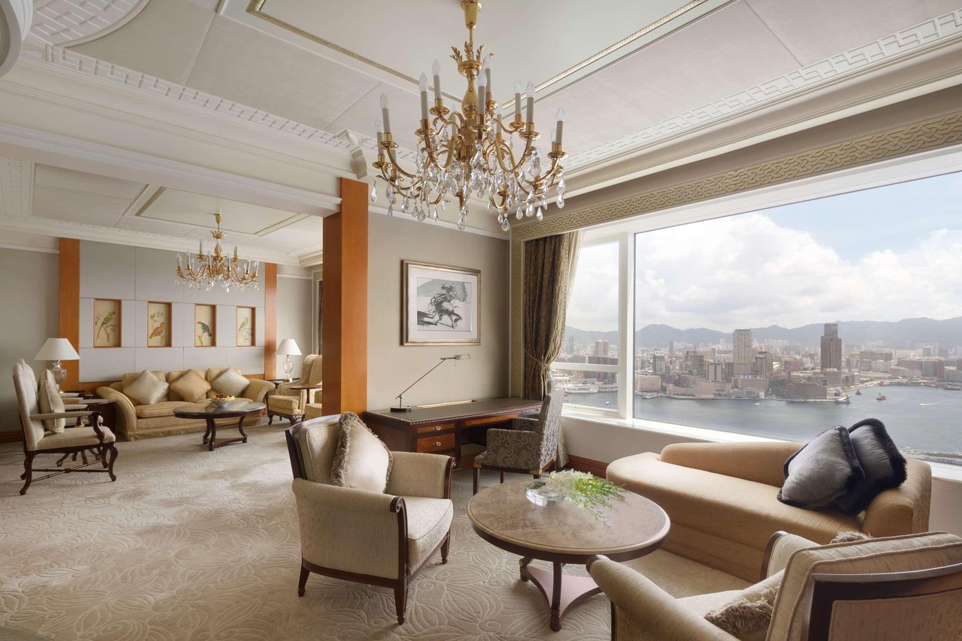 Island-Shangri-La-Hong-Kong-Room-5