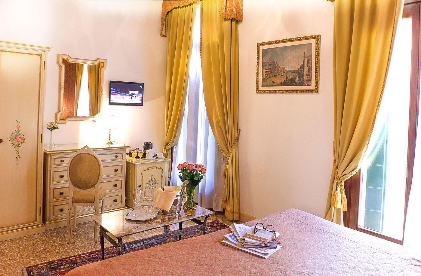 Apostoli-Palace-Room-1