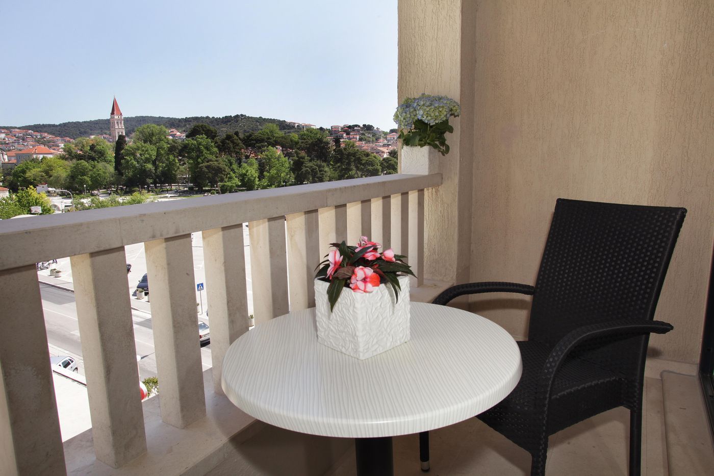 Aparthotel-Bellevue-Room-2