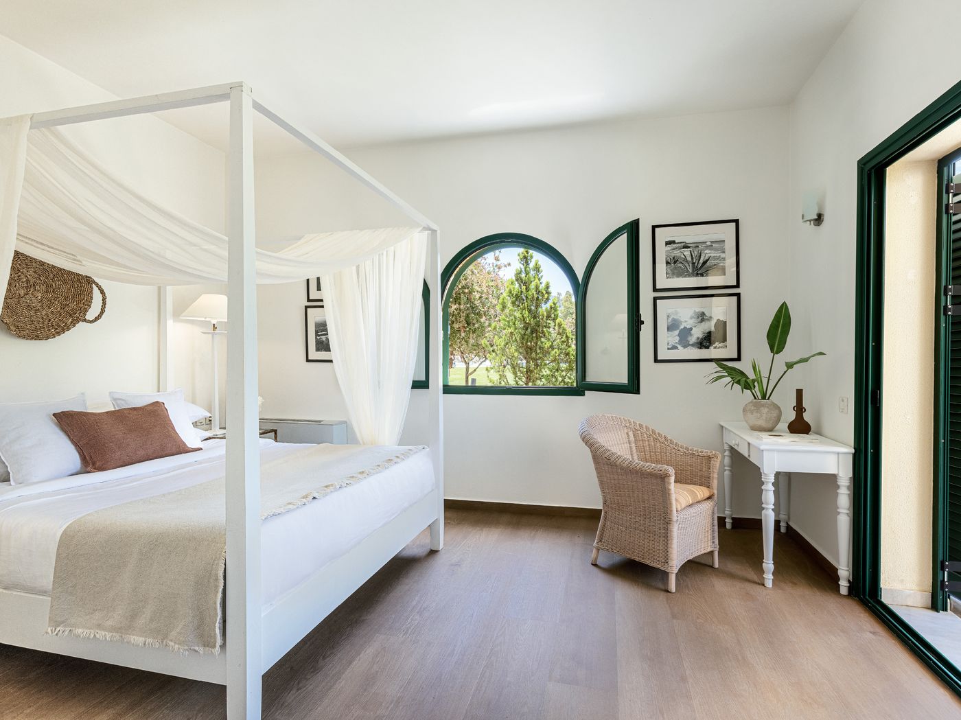 Grecotel LUX ME Costa Botanica