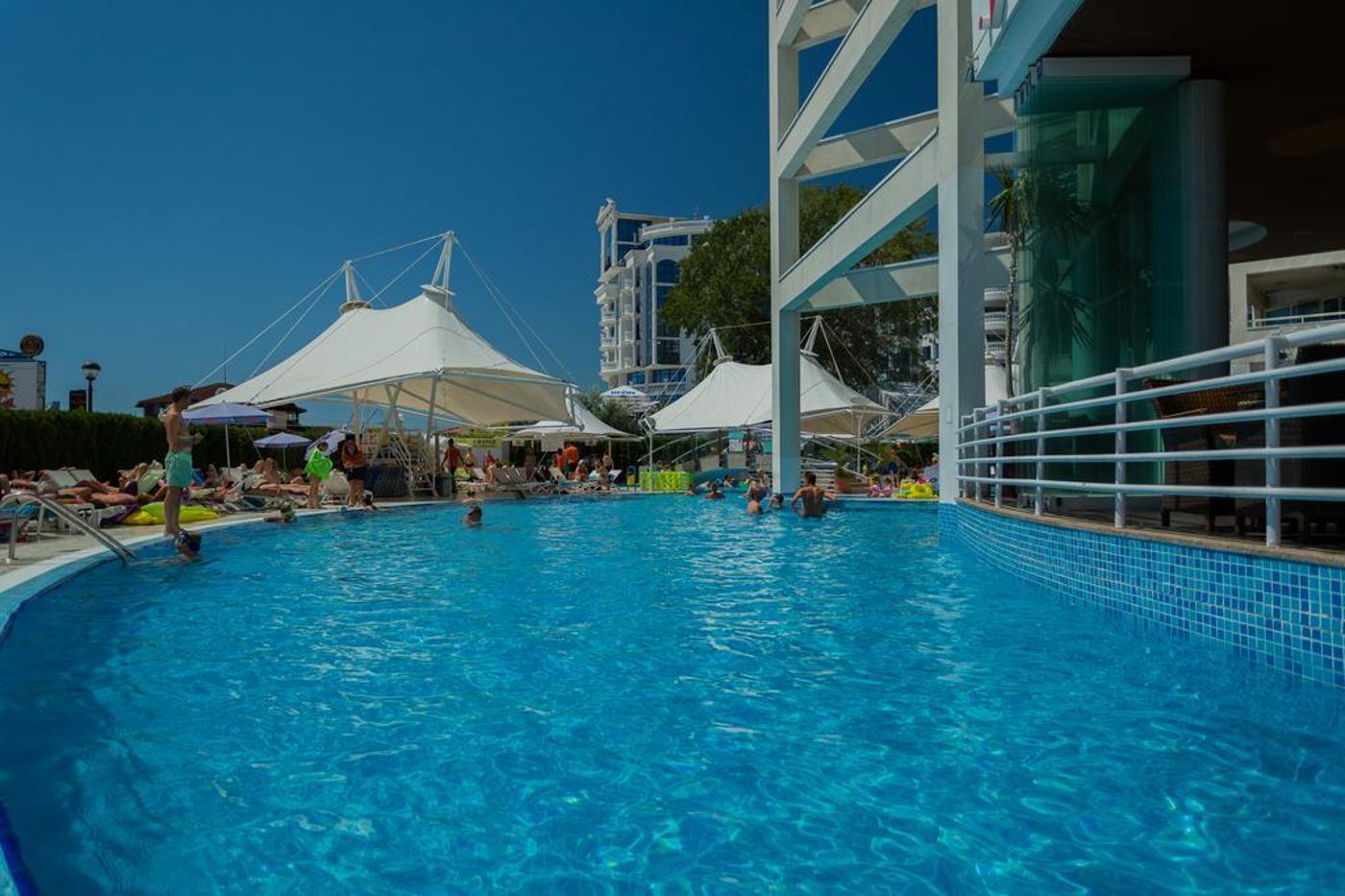 Grand-Victoria-Pool-4