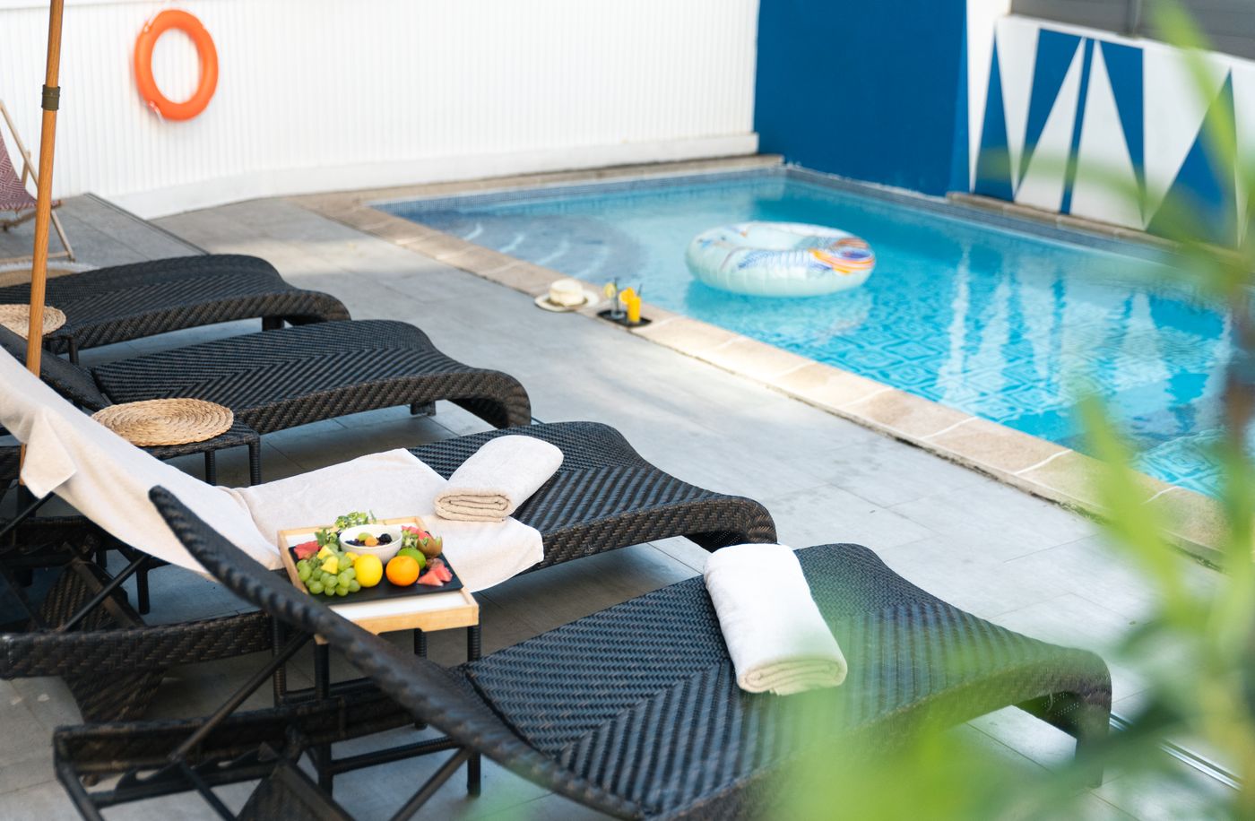 Juliana-Cannes-Pool-2