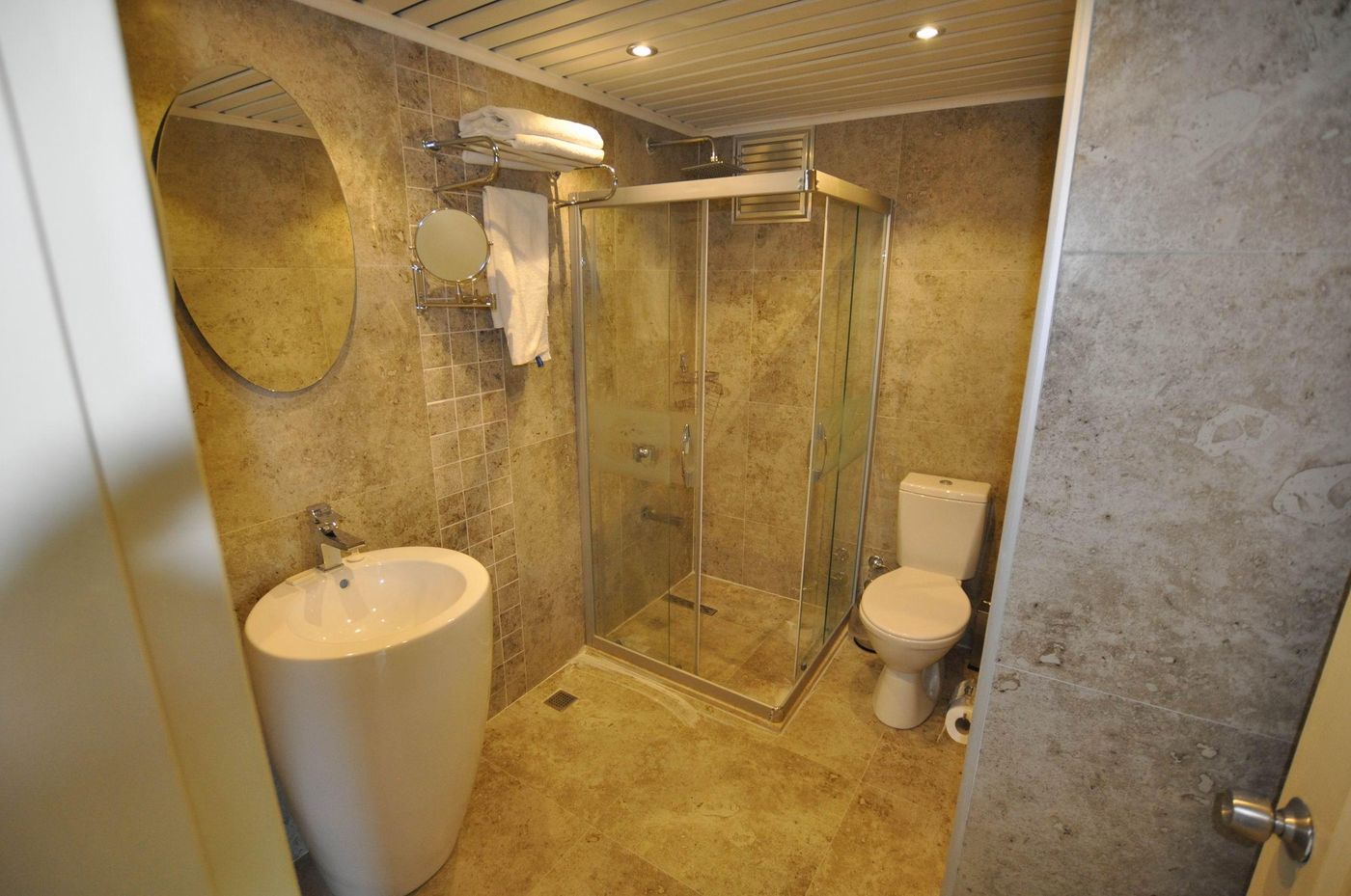 Happy-Apart-Hotel-Room-46