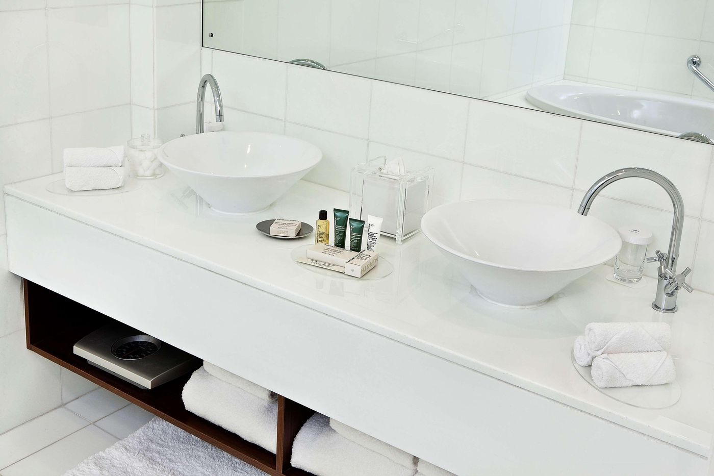 Hilton-Dubai-The-Walk-Room-52