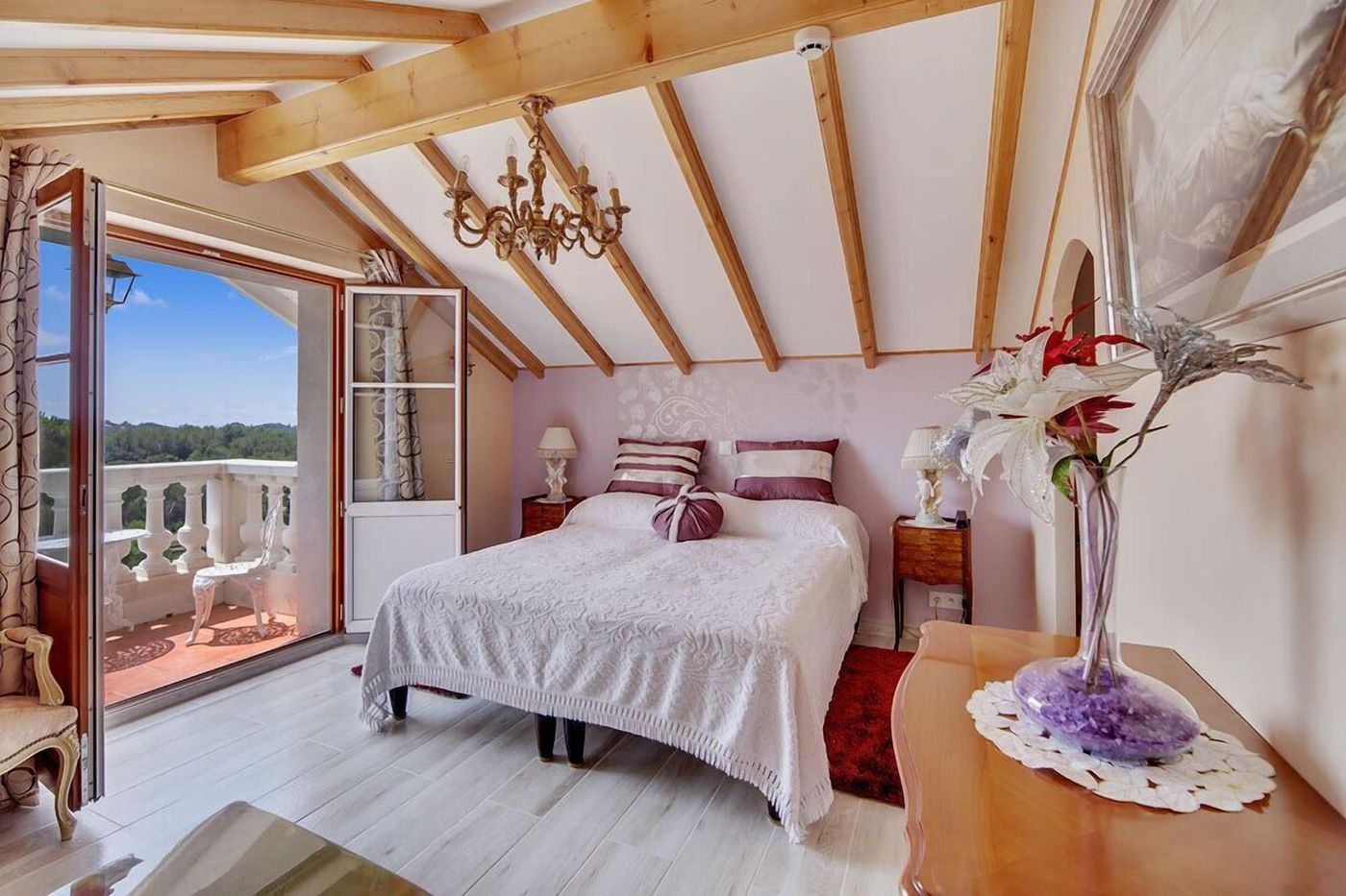 Chateau-de-Mei-Lese-Room-64