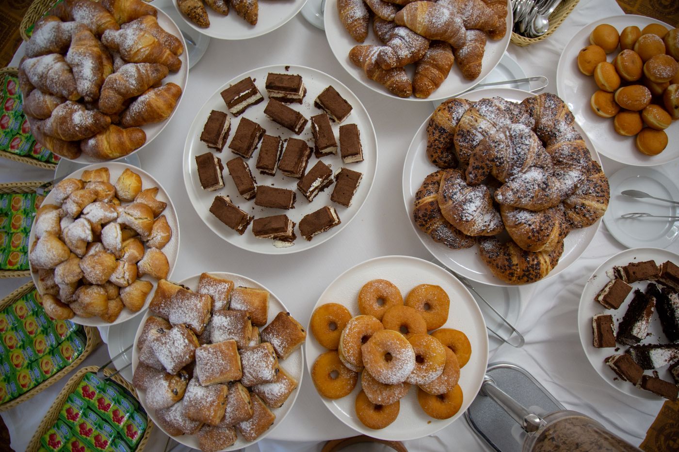 Carlton-International-Restaurant-20