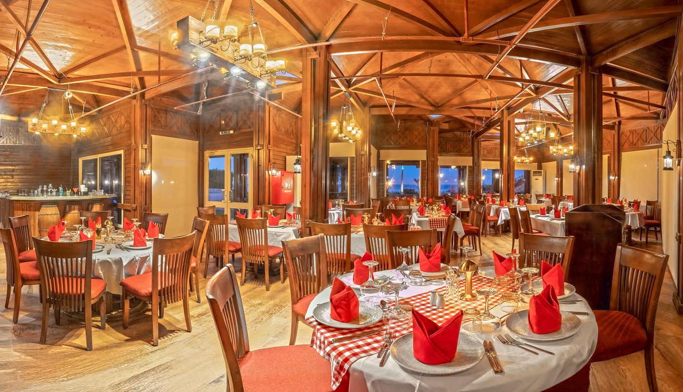 Invidia Coral Beach Tiran 28.10