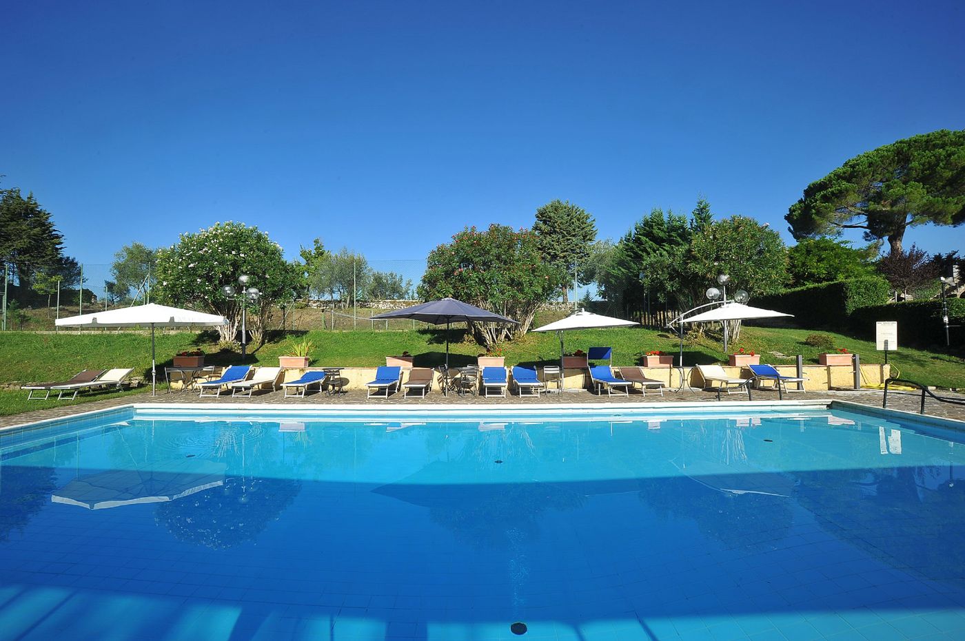 Casafrassi-Hotel-Agriturismo-Pool-30