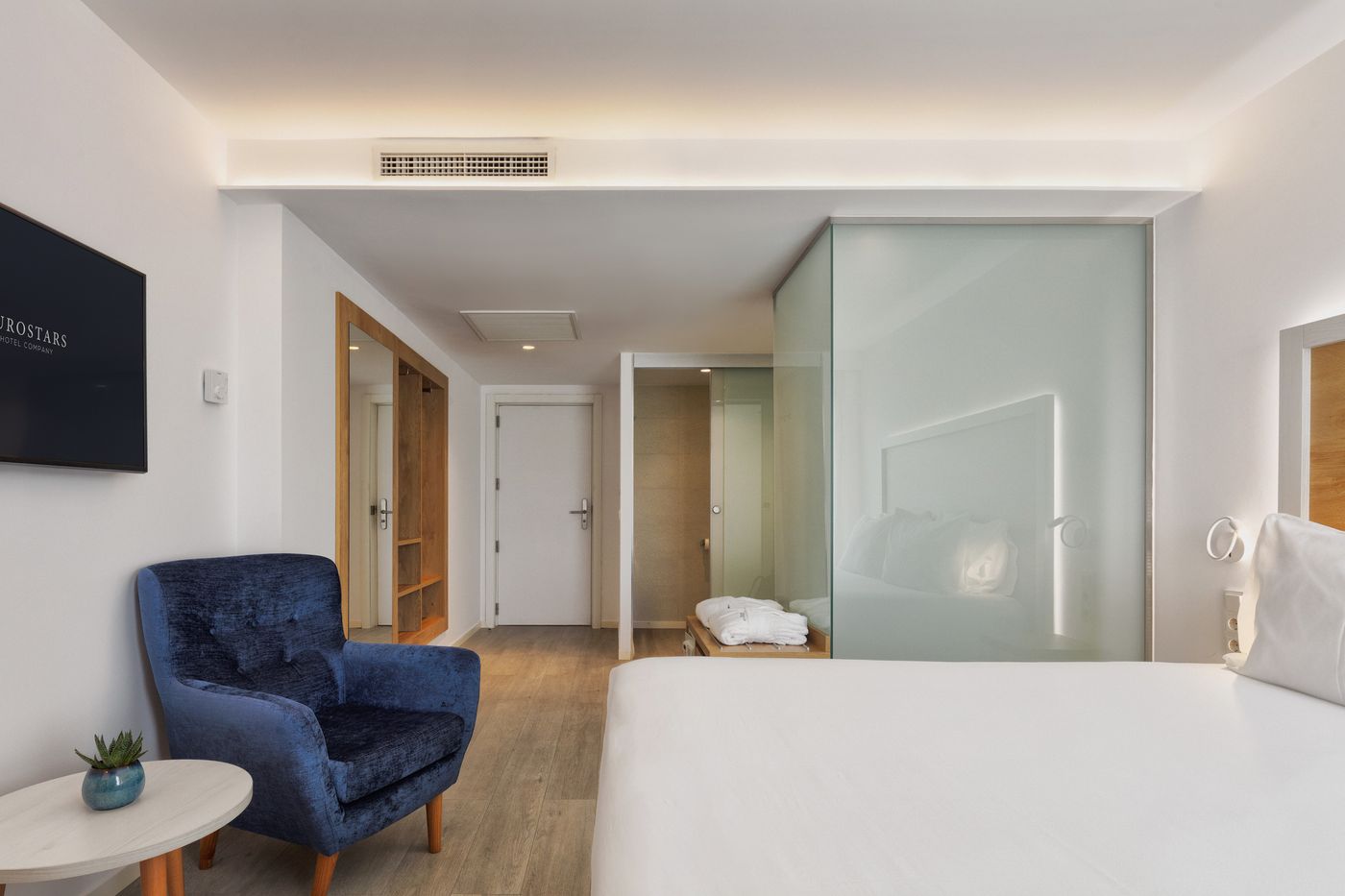 El-Puerto-Ibiza-Hotel---Spa-Room-19