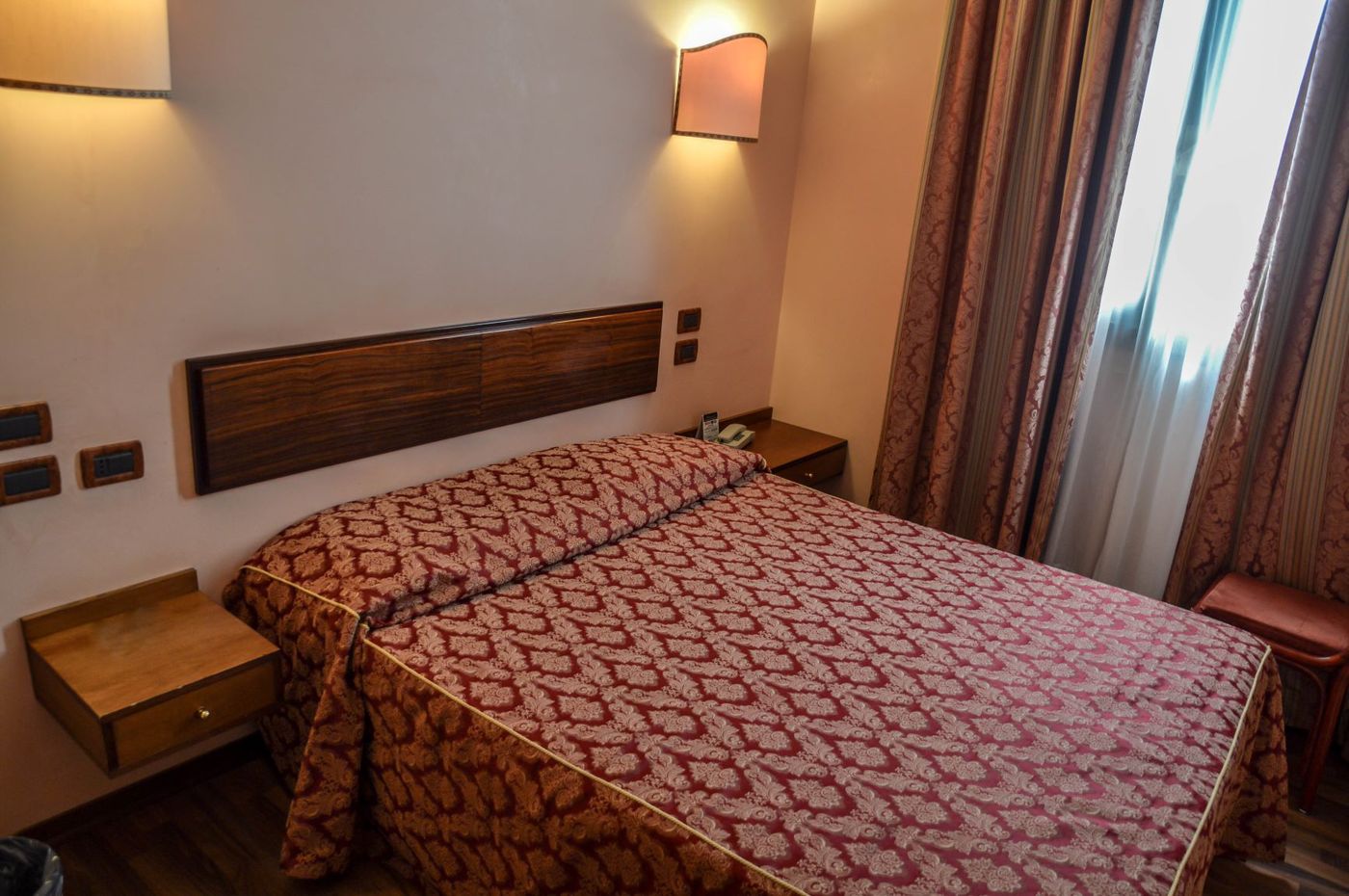 Le-Boulevard-Hotel-Room-2