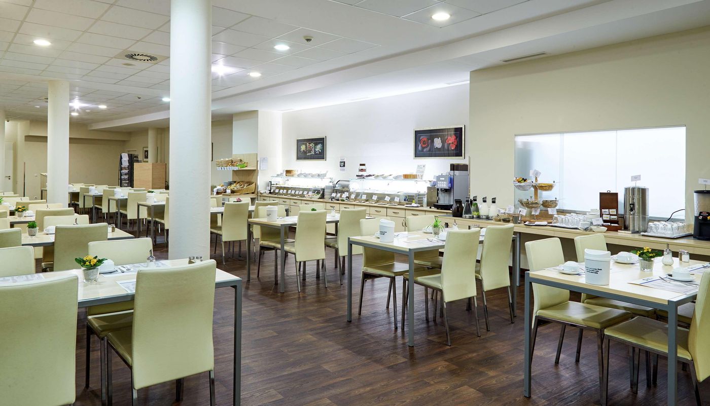 B&B HOTEL Berlin-Mitte-Germany-Berlin-Restaurant-5