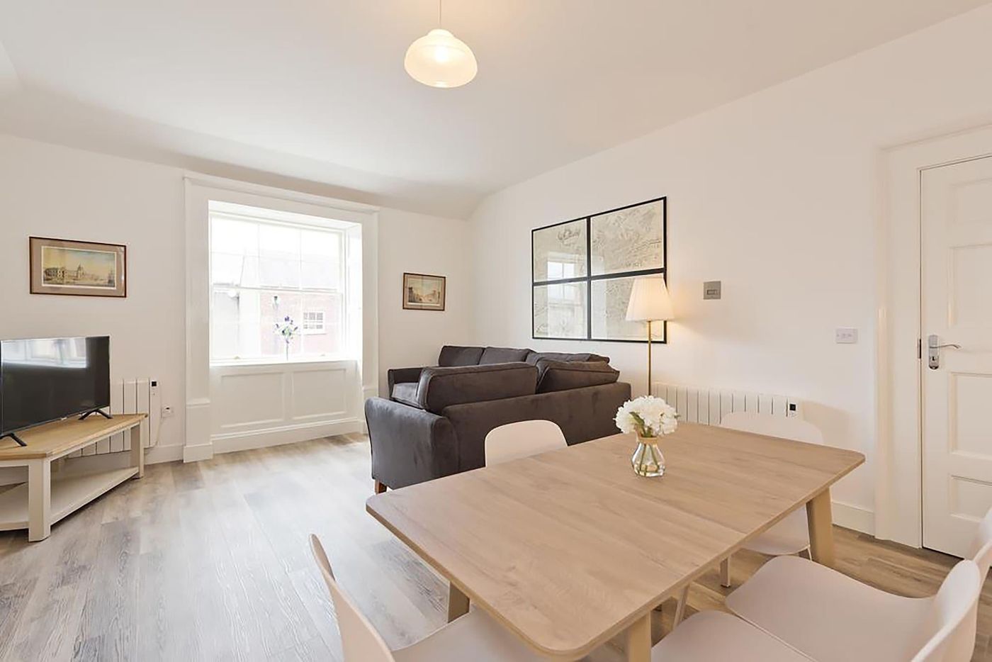 Henrietta-Suites-City-Centre-Room-42