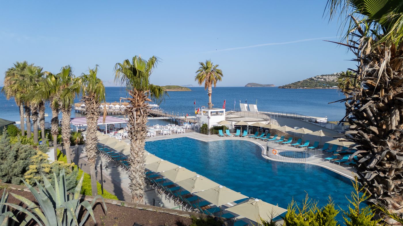 Grand-Park-Bodrum-Pool-10