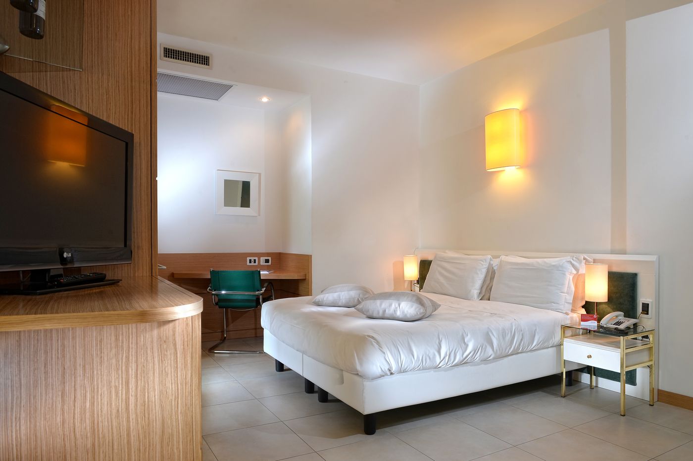 Elite-Hotel---Spa-Room-30