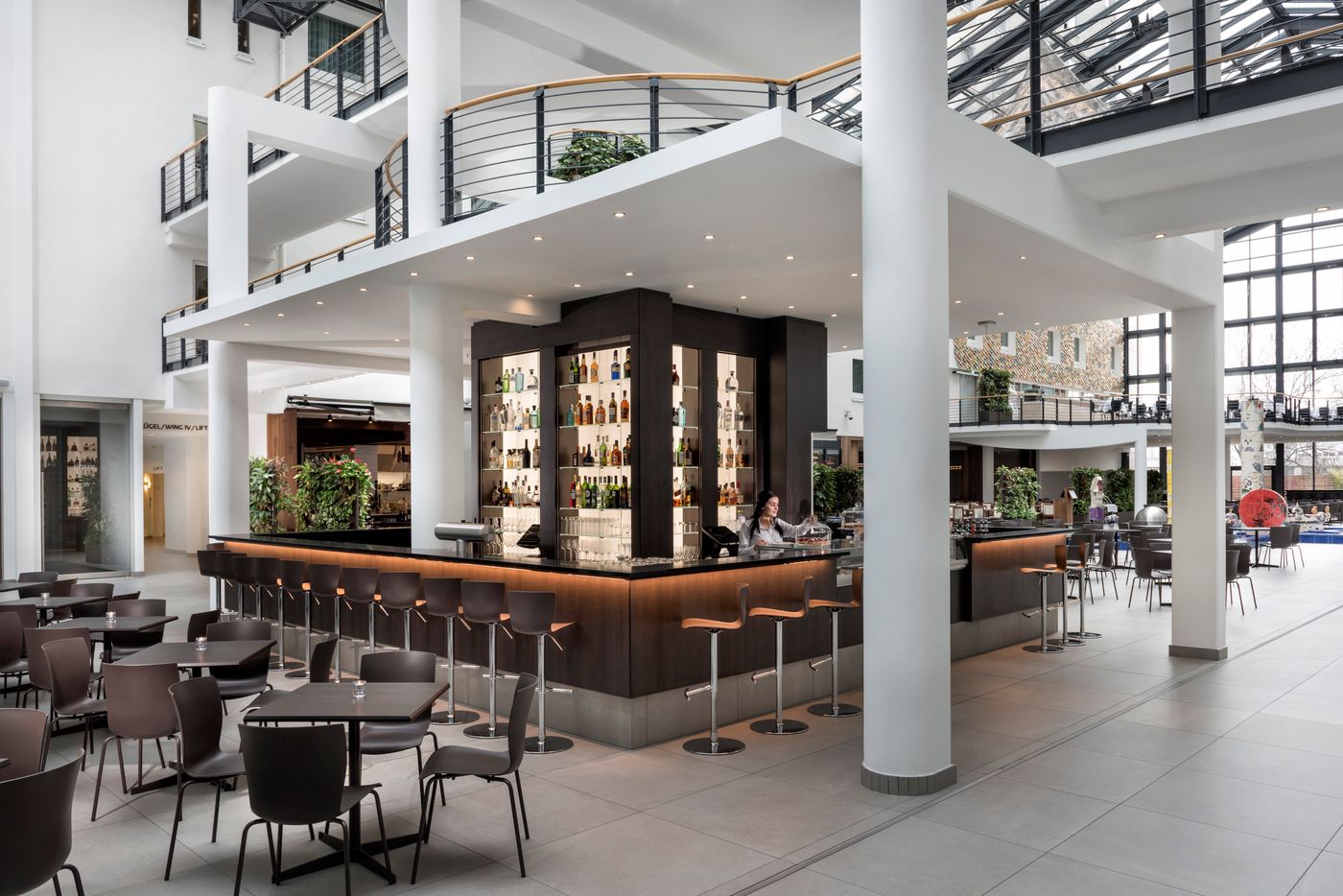 Estrel-Hotel-Berlin-Bar-6