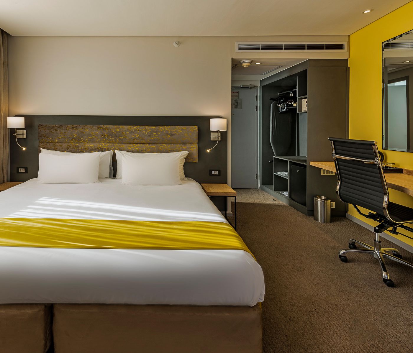 Strand-Tower-Room-31