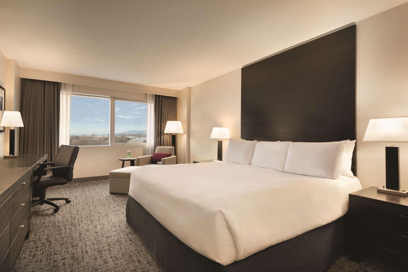 Radisson-Hotel-Vancouver-Airport-Room-19