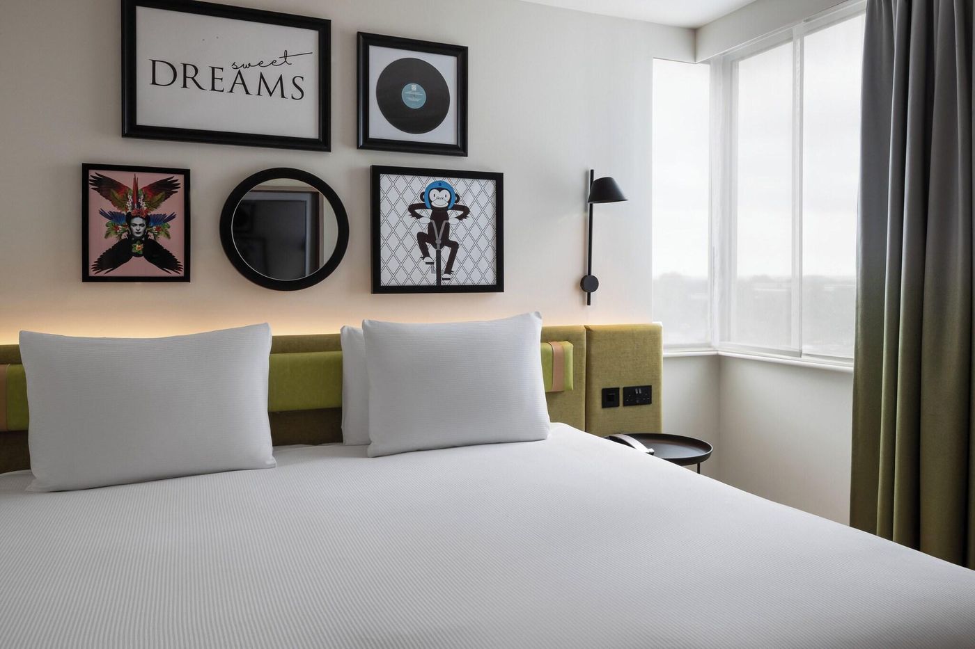 Hampton-by-Hilton-Dublin-City-Centre-Room-33