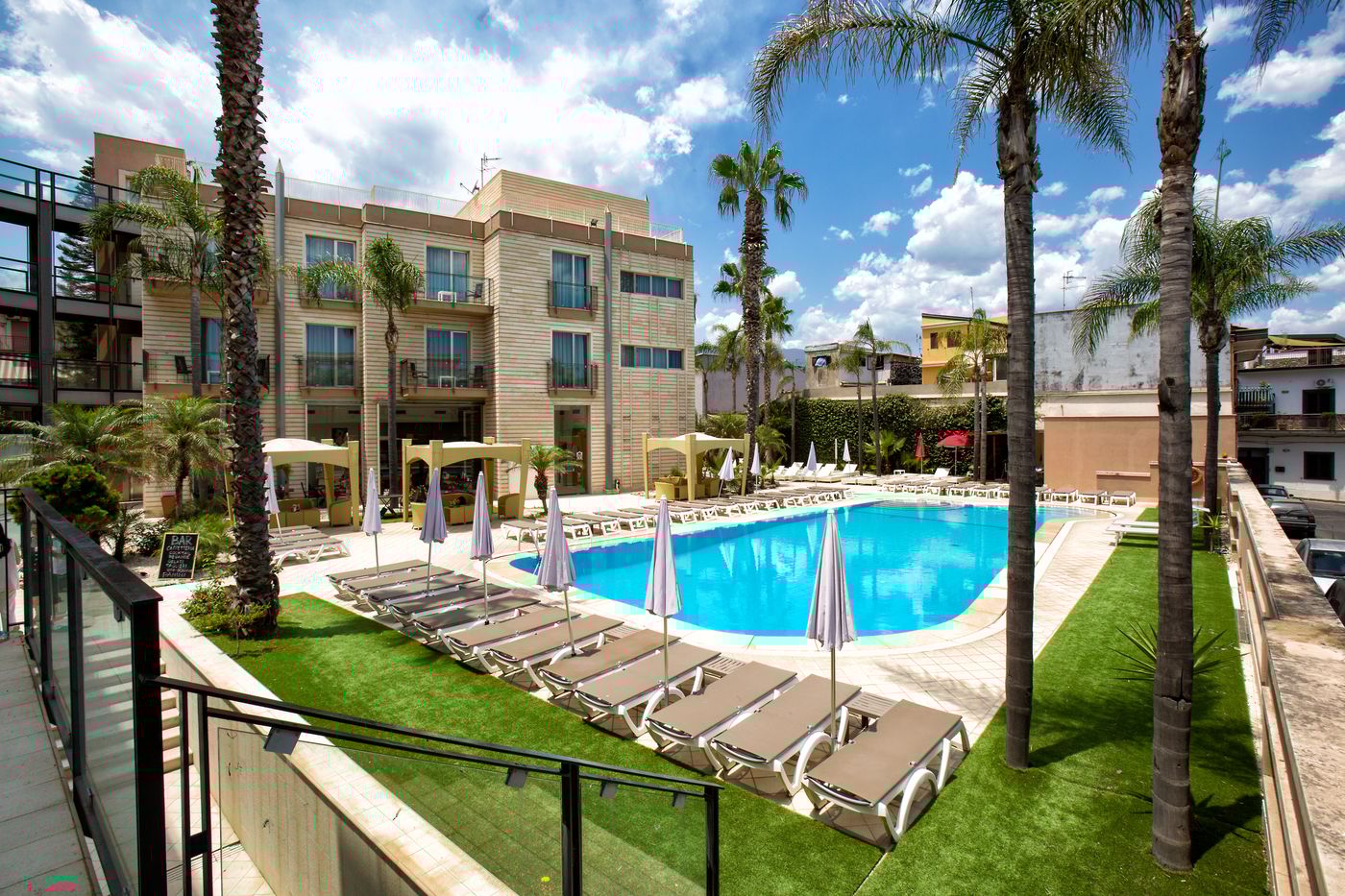 Grand-Hotel-Yachting-Palace-Pool-1