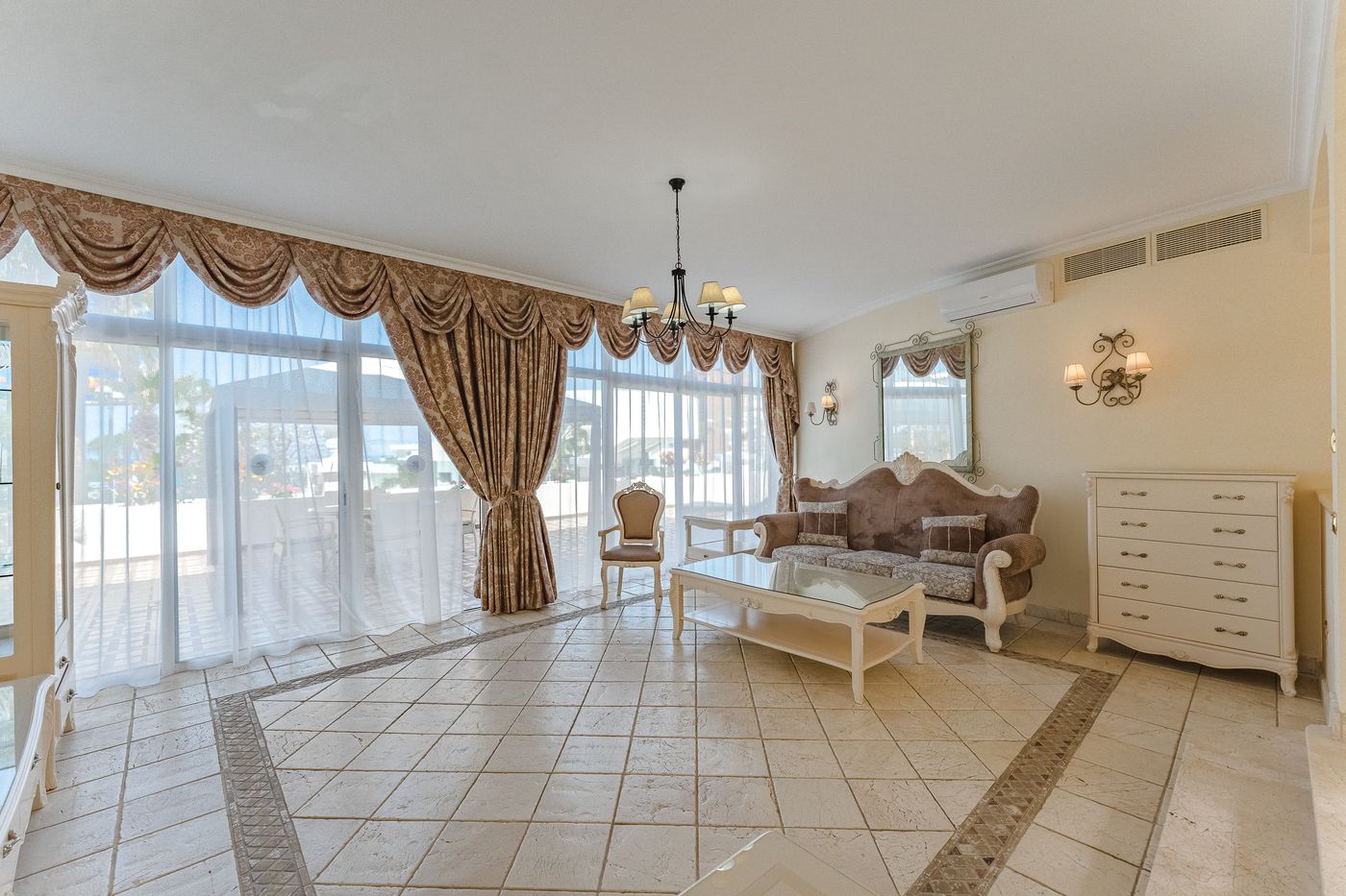 Flamingo-Suites-Room-57