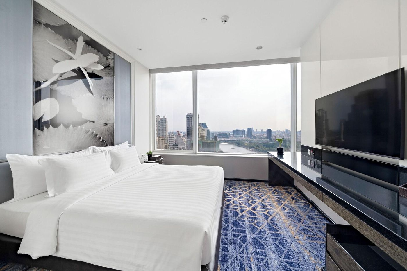 Grande-Centre-Point-Hotel-Terminal-21-Room-6