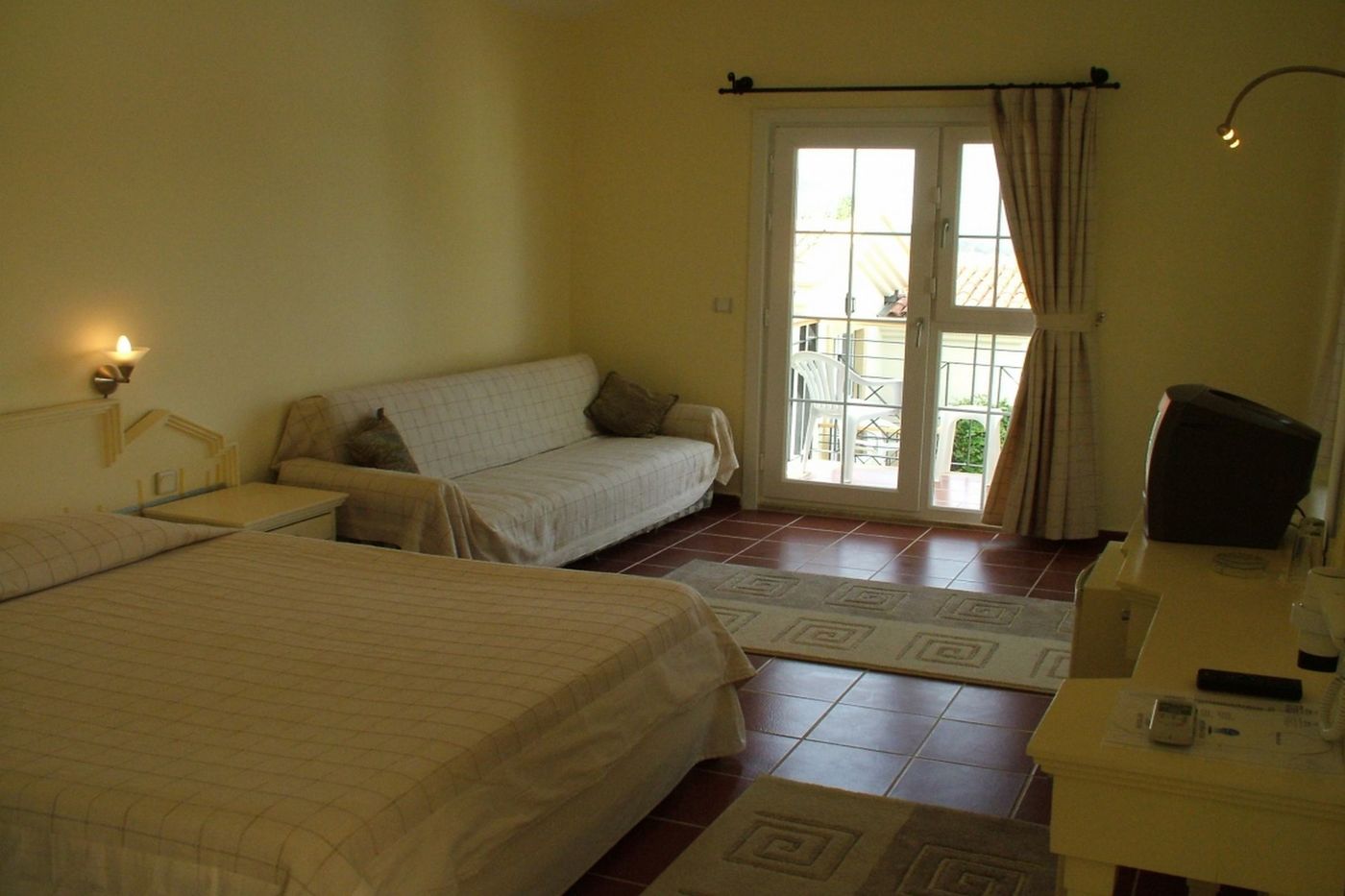 Edasu-Royal-Park-Artemisia-Club-Room-21