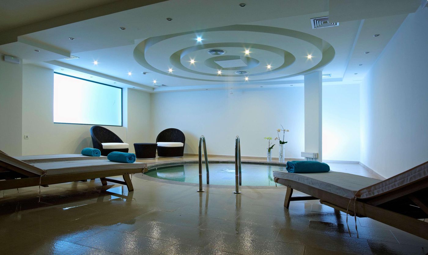 The-Royal-Blue-Pool-75