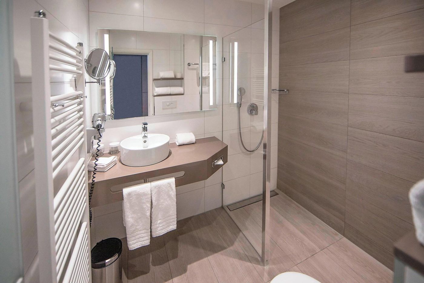 Apollo-Hotel-Amsterdam--a-Tribute-Portfolio-Hotel-Room-44