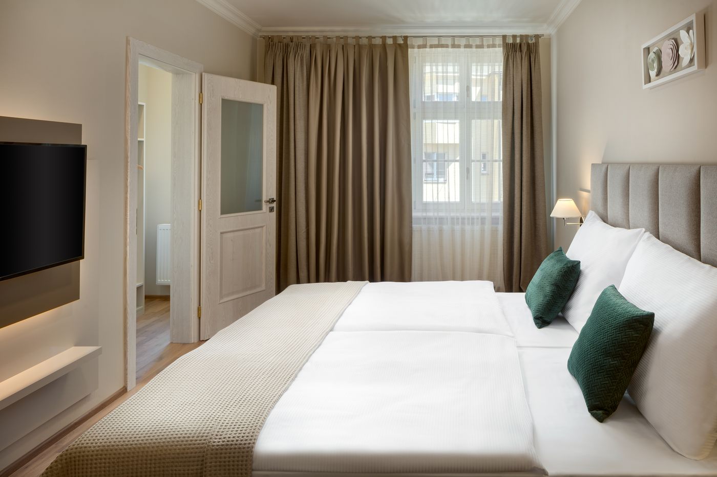 Louren-Apartments-Room-11