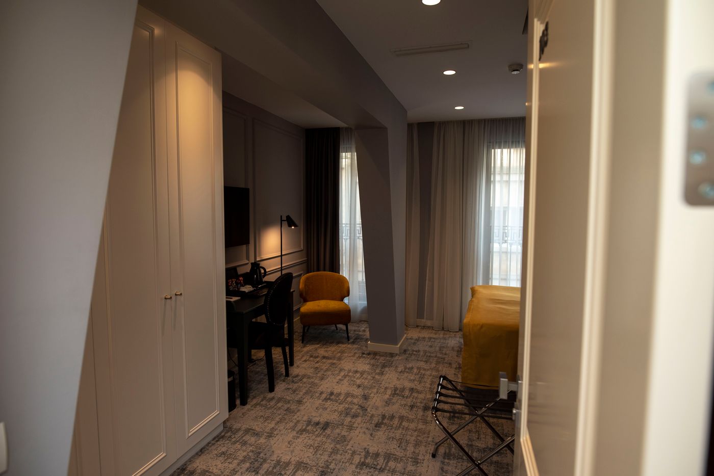 H41 Luxury Suites-Serbia-Beograd-Room-8