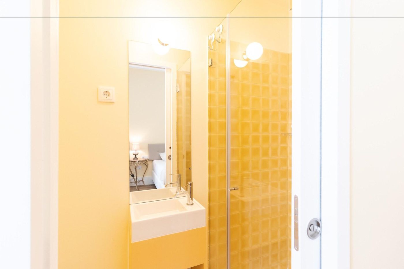 1898-Home---Suites-Room-42