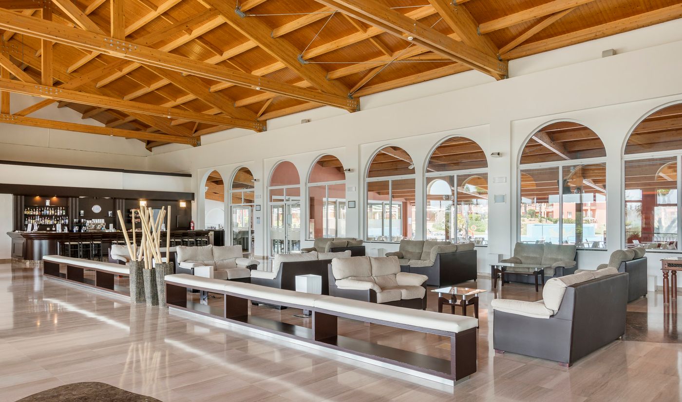 Ilunion-Tartessus-Sancti-Petri-Lobby-50