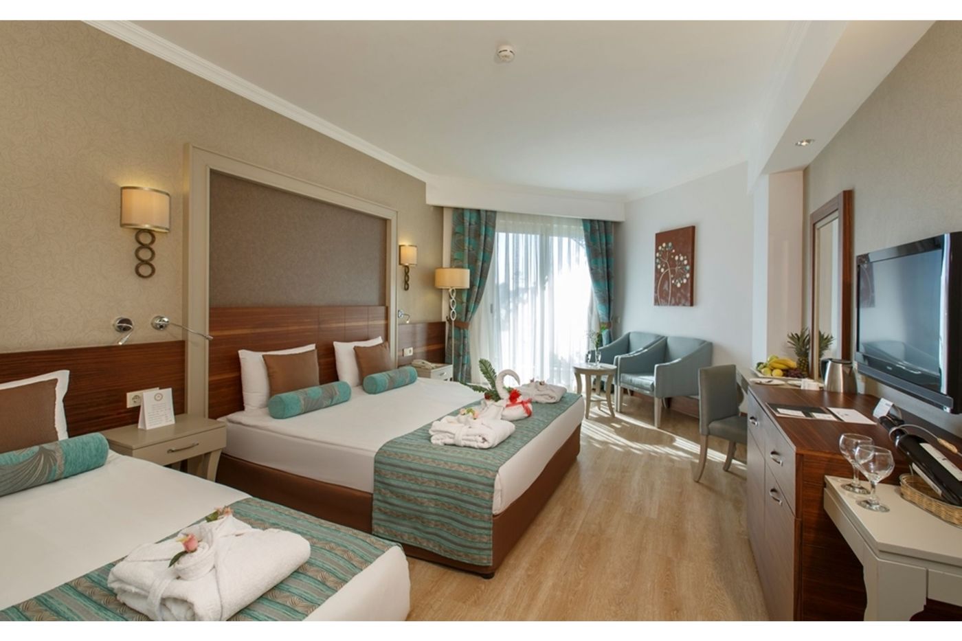 Side-Crown-Palace-Room-16