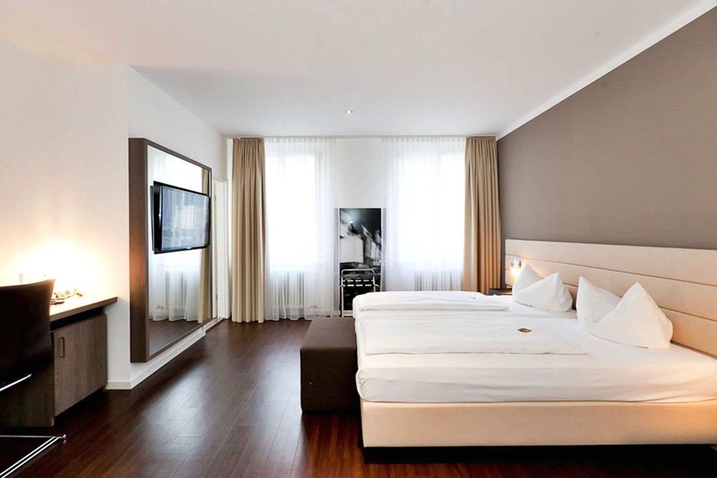Manhattan Hotel - Germany - FRANKFURT AM MAIN - Room - 8