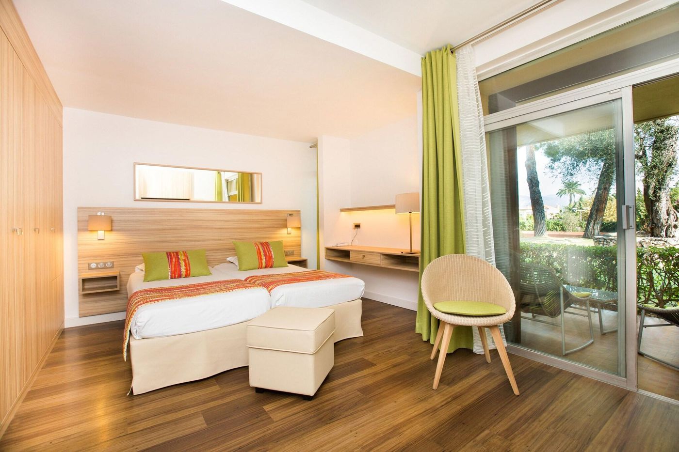 Hotel-Delcloy-Vacances-Bleues-Room-15