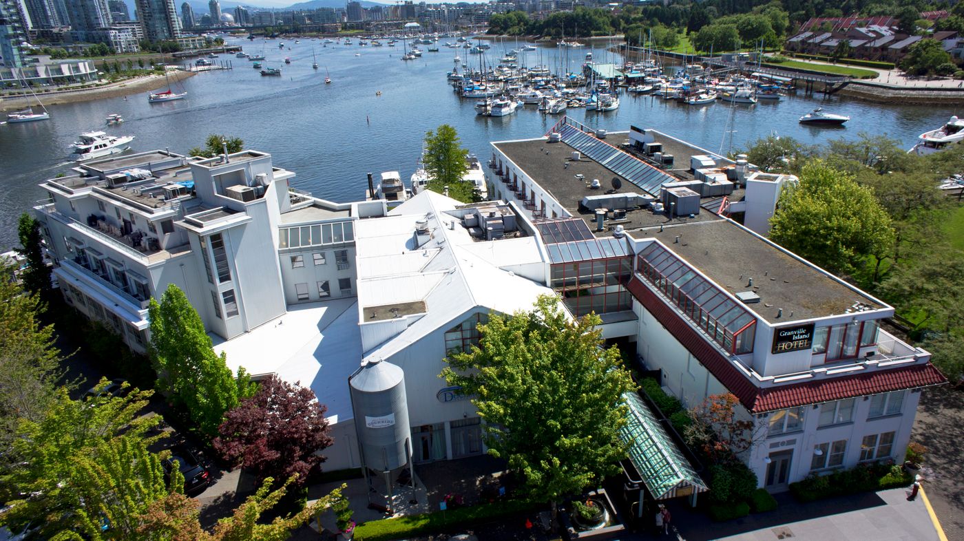 Granville-Island-Hotel-General-view-1